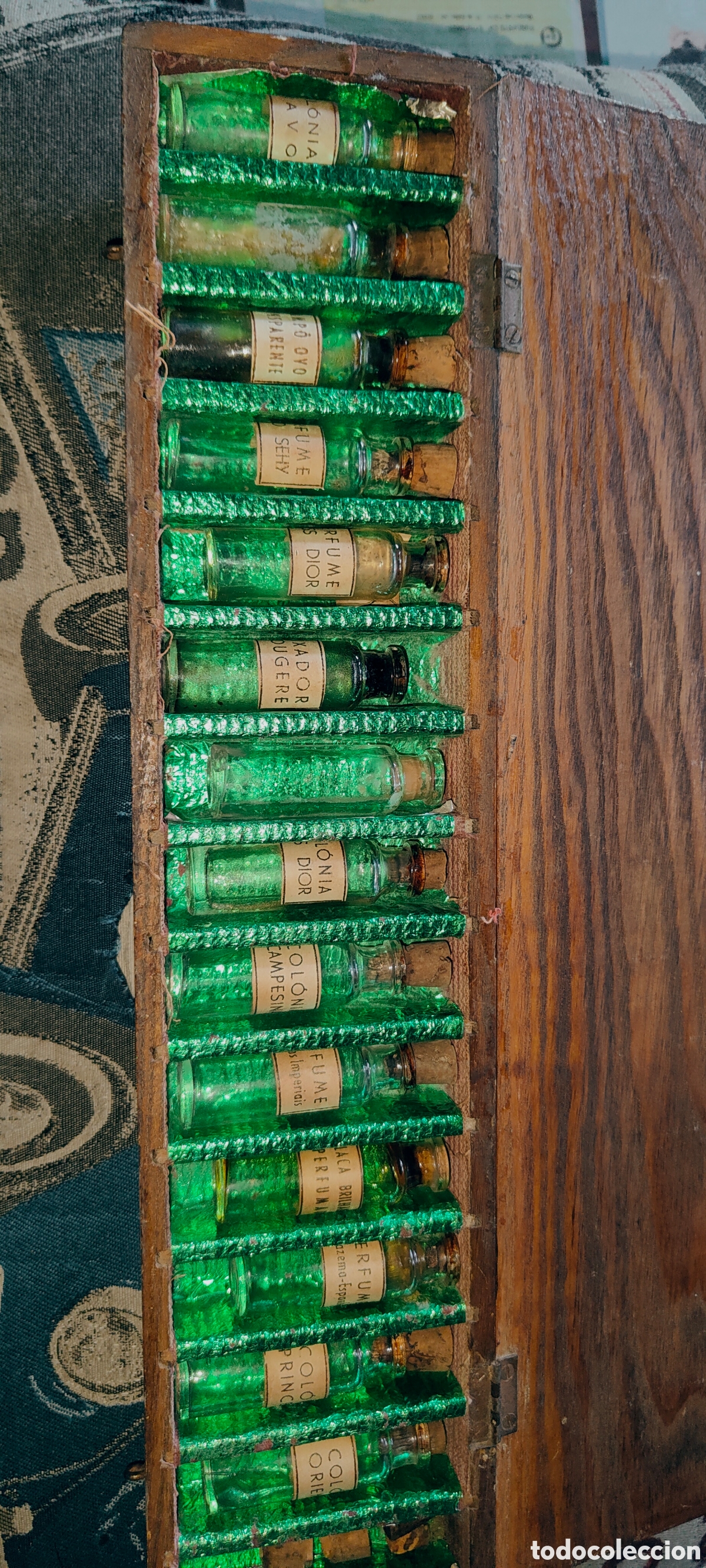 Miniaturas de perfumes antiguos: Antigua caja de perfume - Foto 6