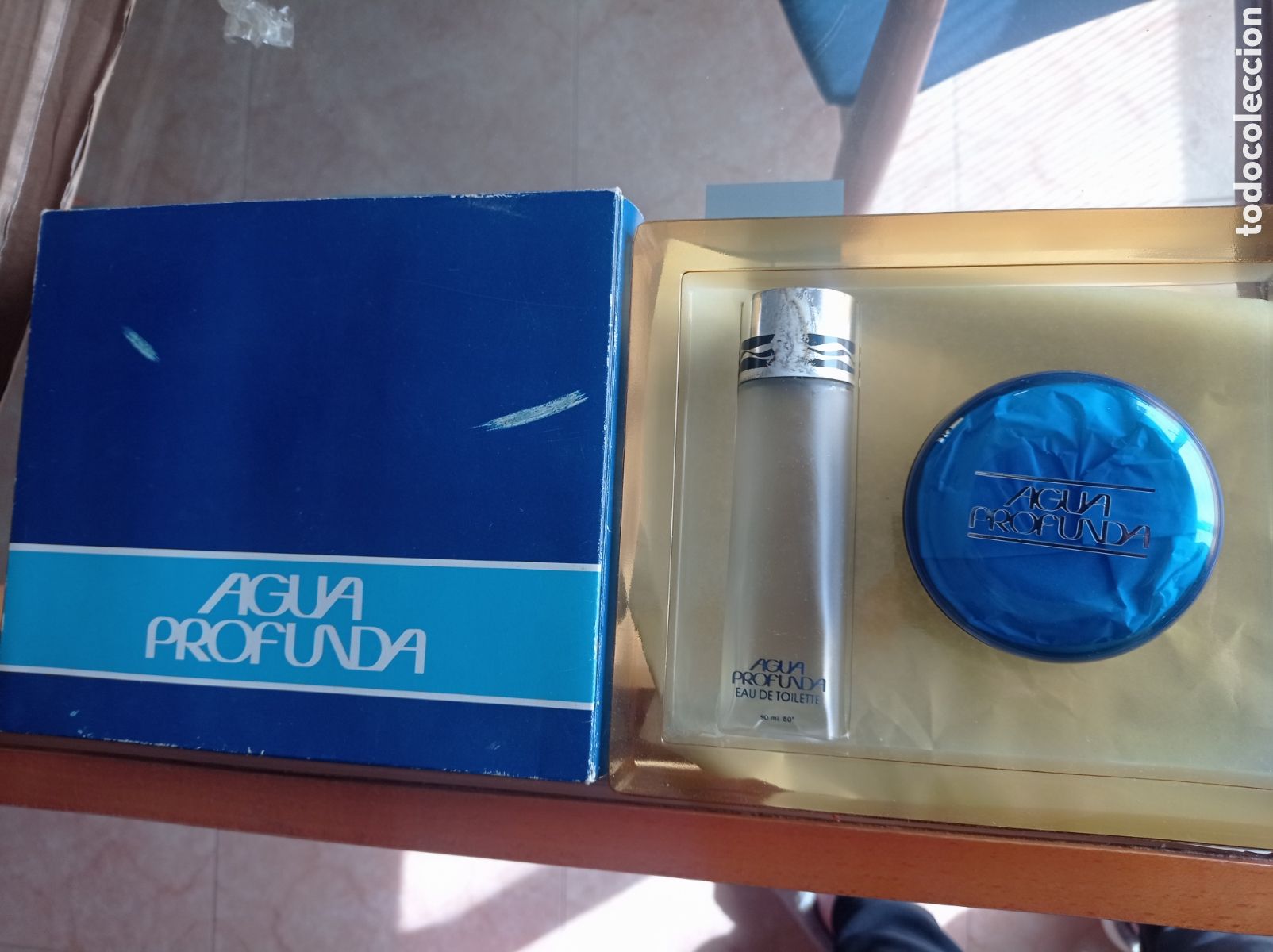 &Eacute;chantillons de parfums anciens: ESTUCHE AGUA PROFUNDA,CON JABON Y JABONERA