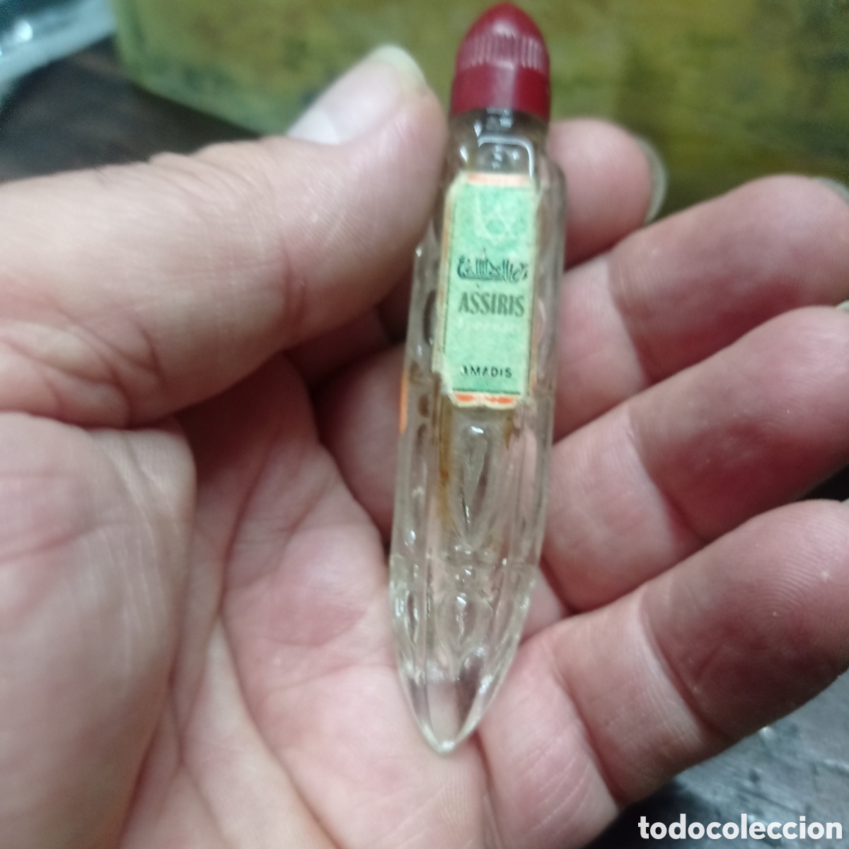 Miniaturas de perfumes antiguos: Antigua botella de perfume Assiris de Amadis - Foto 2