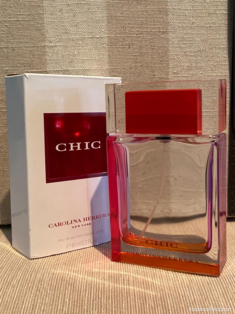 Miniaturas de perfumes antiguos: Frasco de Perfume CHIC de CAROLINA HERRERA - impecable - Foto 2