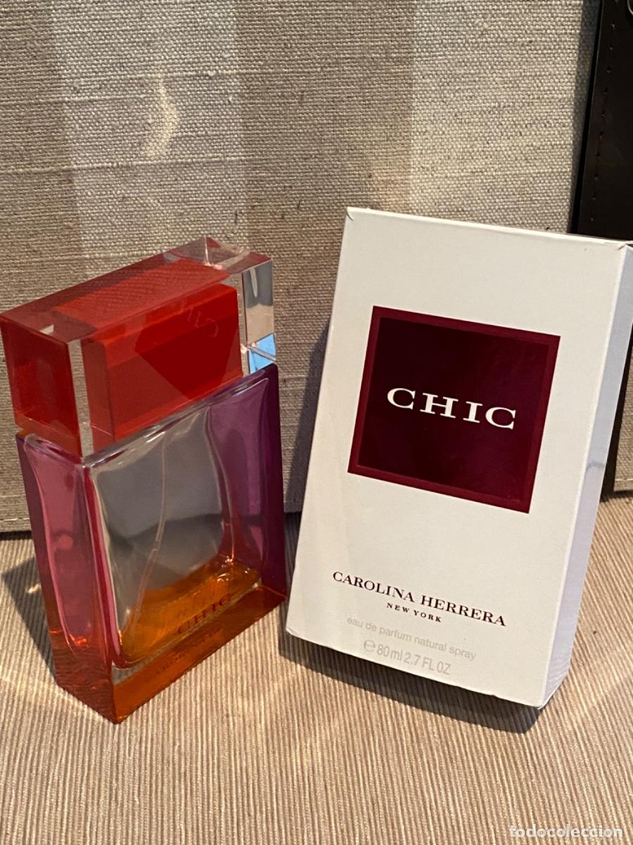 Miniaturas de perfumes antiguos: Frasco de Perfume CHIC de CAROLINA HERRERA - impecable - Foto 3