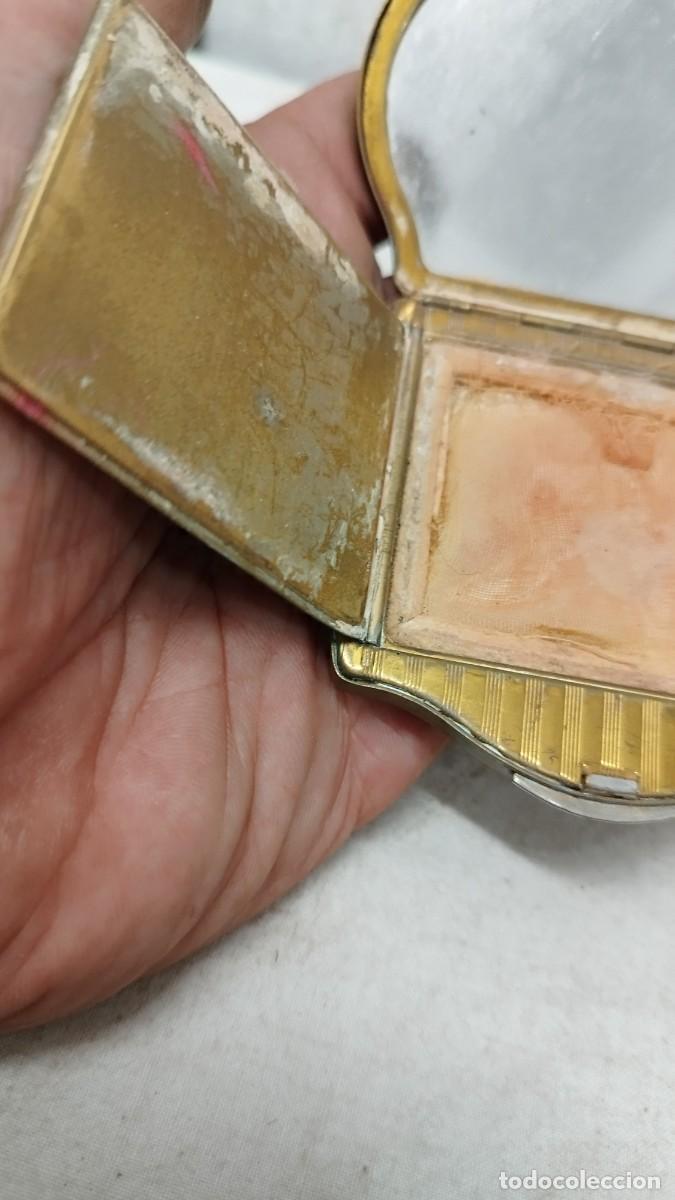 Miniaturas de perfumes antiguos: Antigua polvera stratton,no cierra bien - Foto 2