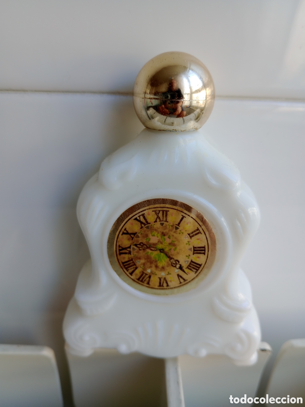 Miniaturas de perfumes antiguos: Frasco de perfume de Avon - Foto 1