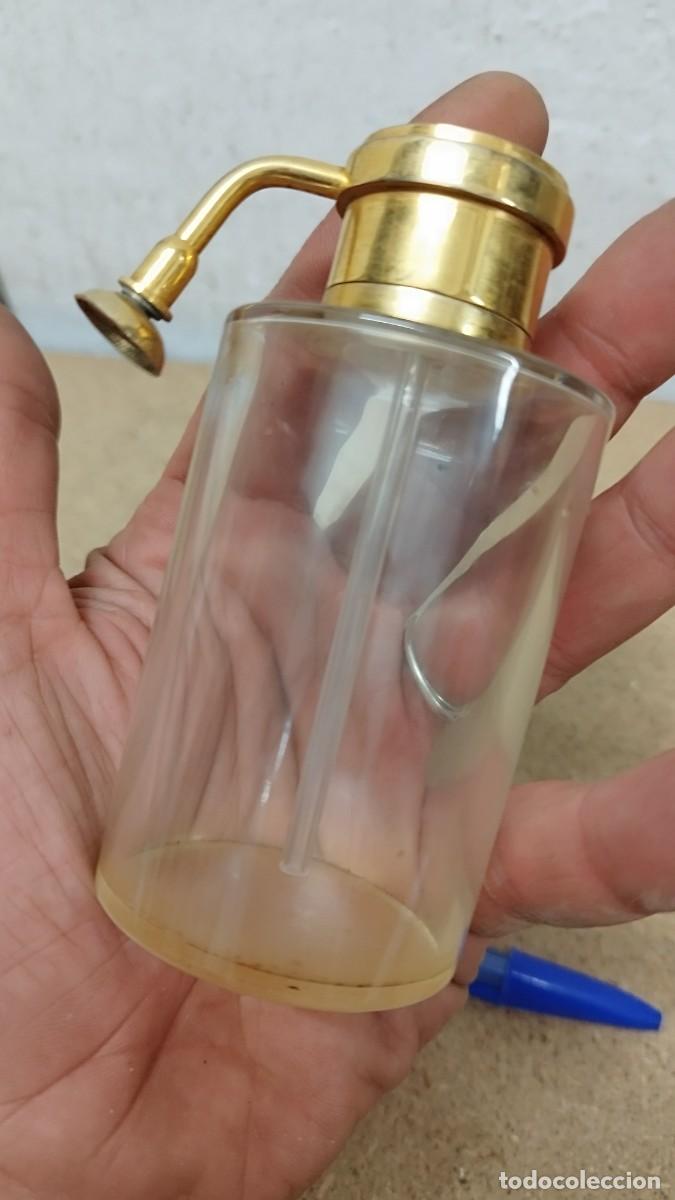 Miniaturas de perfumes antiguos: Antiguo Bote de perfume de cristal guerlain. - Foto 4