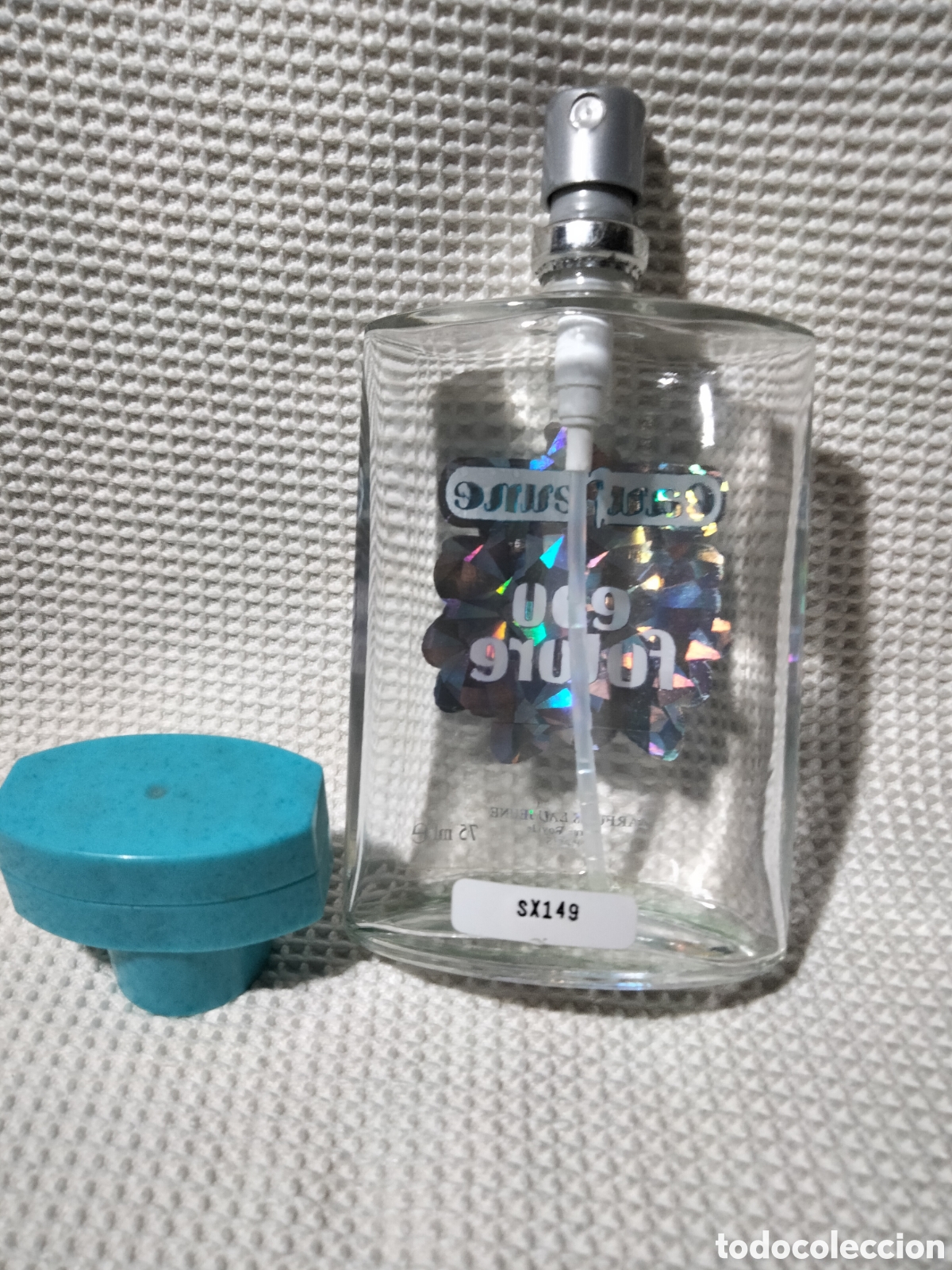 Miniaturas de perfumes antiguos: Botella vac&iacute;a EAU jeune, EAU future - Foto 3