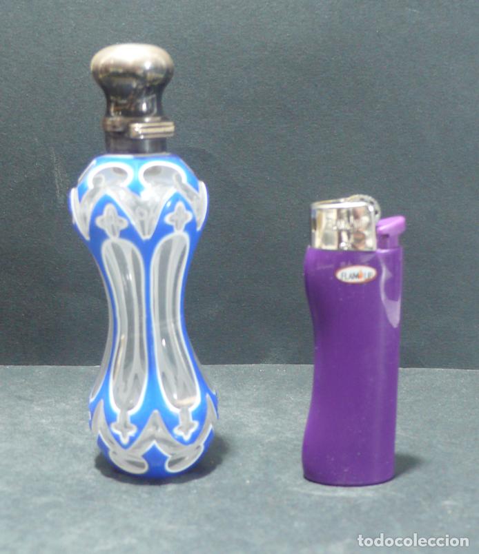 Miniaturas de perfumes antiguos: PEQUE&Ntilde;A BOTELLA DE PERFUME - Foto 1