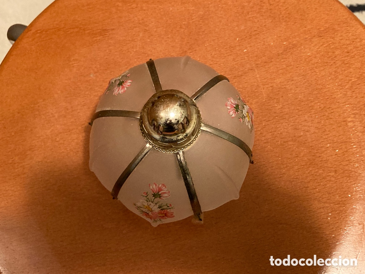 Miniaturas de perfumes antiguos: Antiguo frasco de perfume con forma de quinqu&eacute; - Foto 2