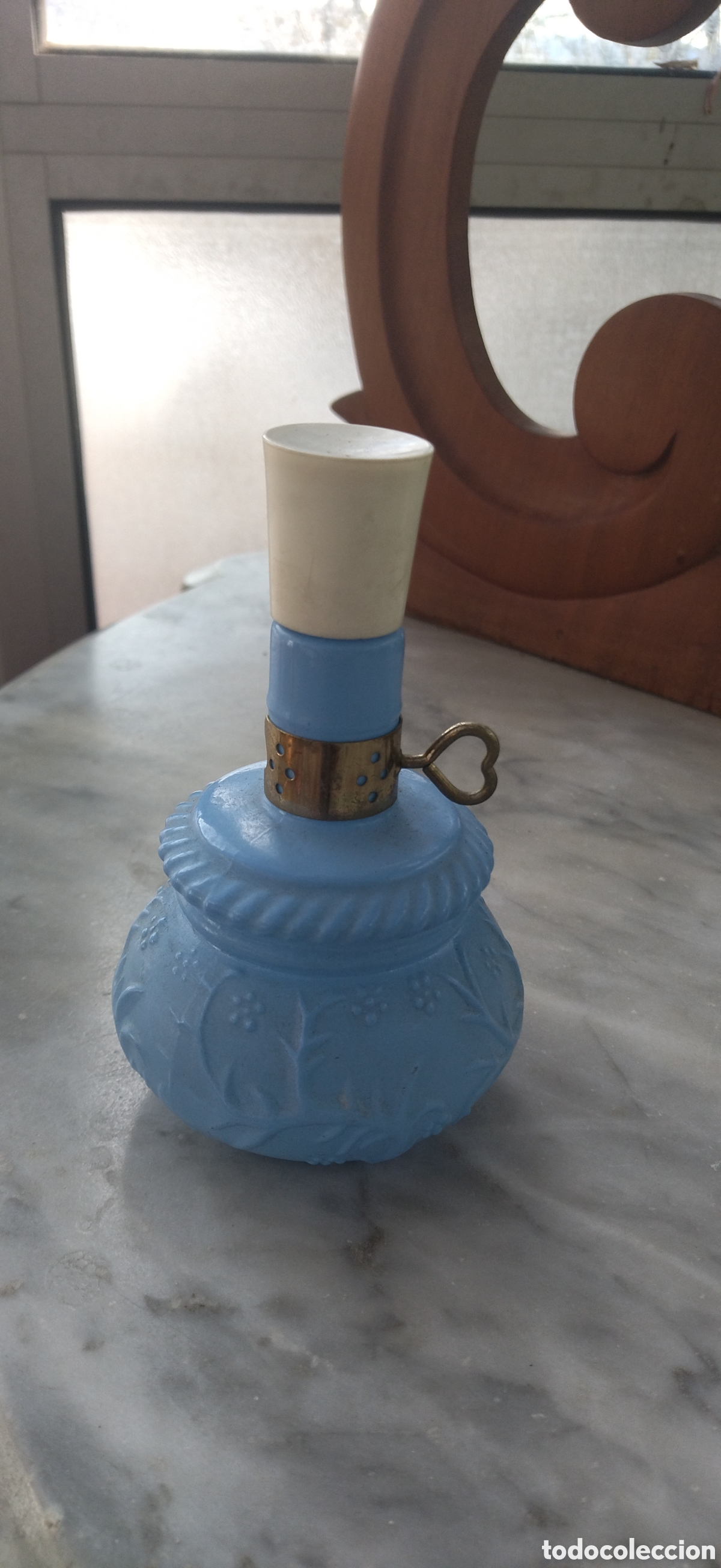 Miniaturas de perfumes antiguos: Bote de colonia AVON - Foto 1