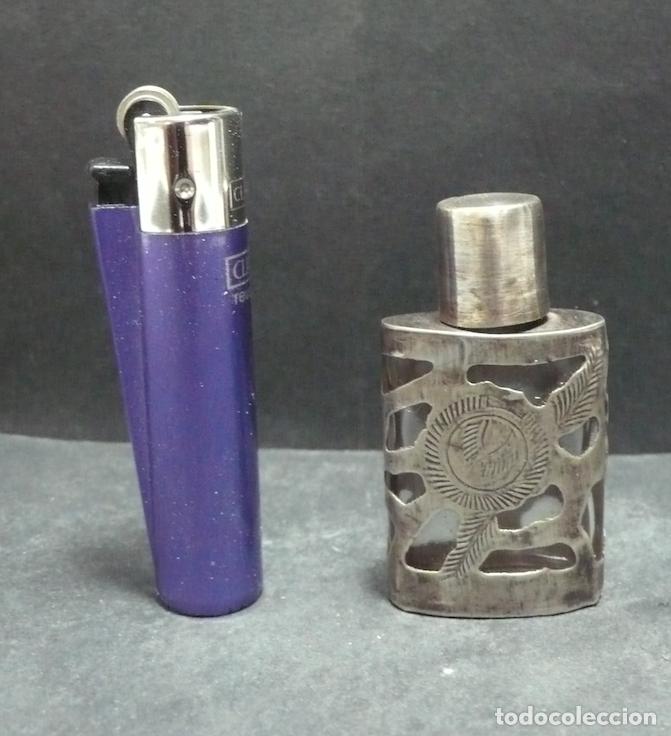 Miniaturas de perfumes antiguos: PEQUE&Ntilde;A BOTELLA DE PERFUME - Foto 1