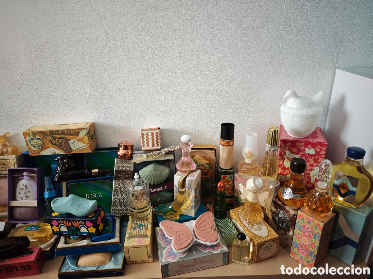 Miniaturas de perfumes antiguos: Perfumes AVON 1970 Classic - Foto 2