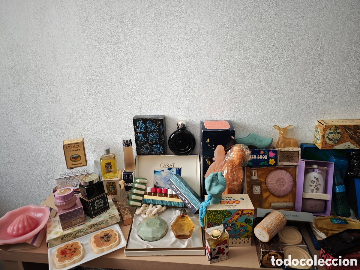 Miniaturas de perfumes antiguos: Perfumes AVON 1970 Classic - Foto 4