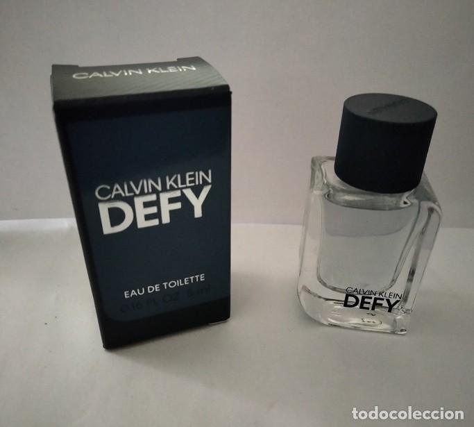 Miniaturas de perfumes antiguos: Miniatura de Calvin Klein - Foto 1