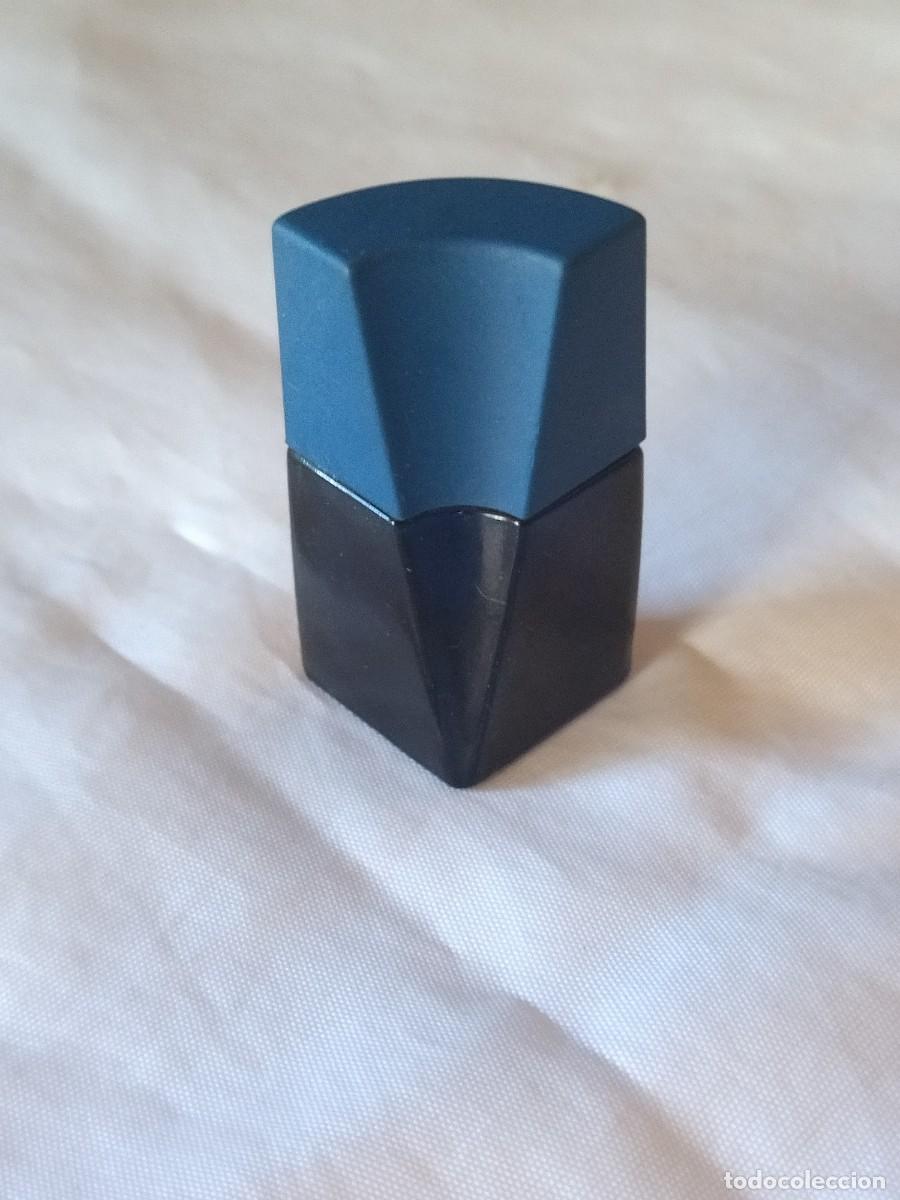 Miniaturas de perfumes antiguos: Versace Versus , 5 ml. vac&iacute;o - Foto 3