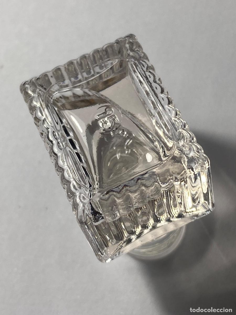 Miniaturas de perfumes antiguos: Miniatura de perfume L&rsquo; EAU de CHLOE - Foto 4