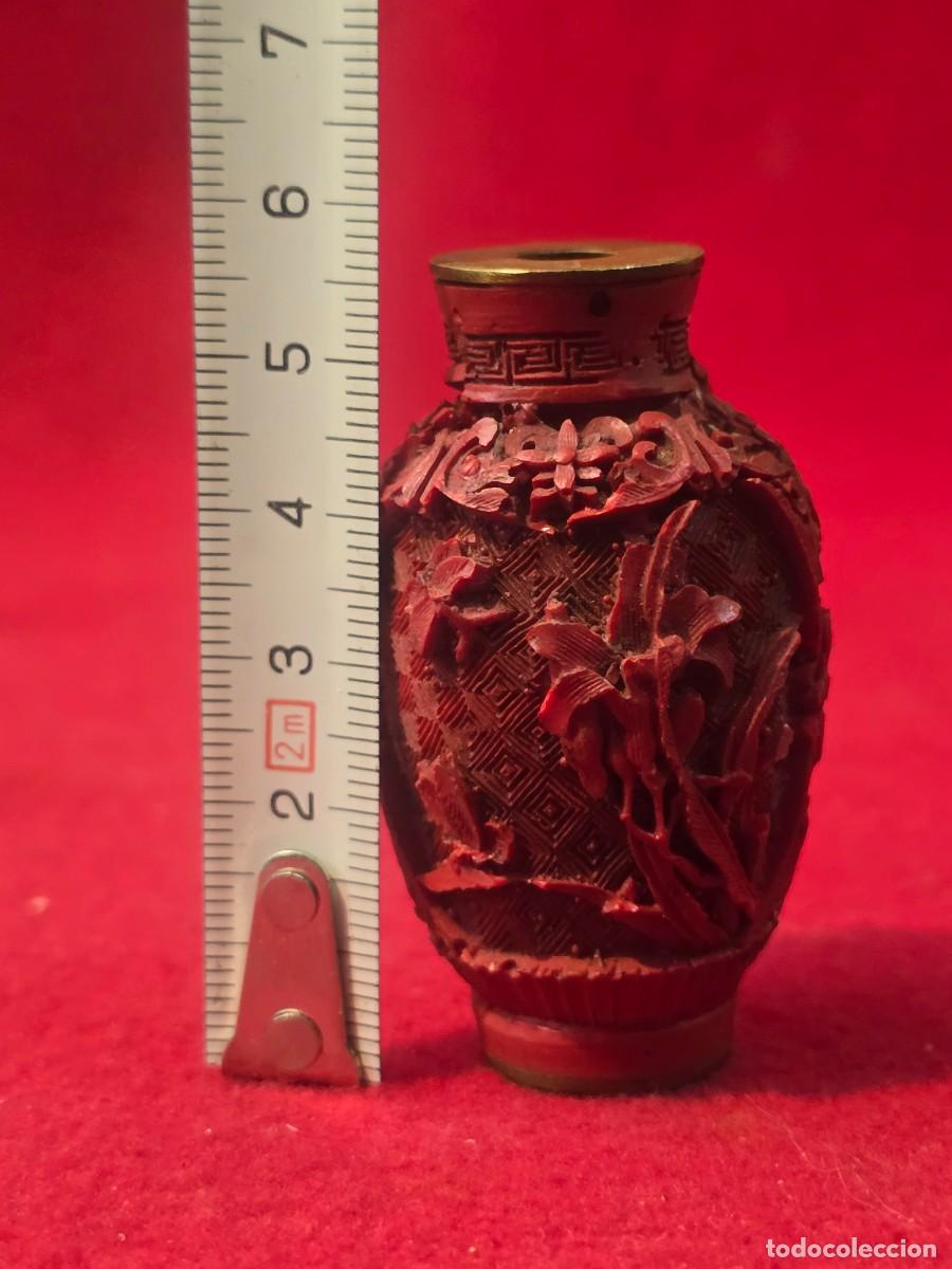 Miniaturas de perfumes antiguos: Botella de perfume peque&ntilde;a de laca china - Foto 6