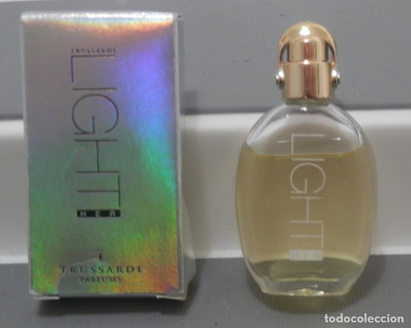 Miniaturas de perfumes antiguos: FRASCO MINIATURA DEL PERFUME HER LIGHT - Foto 1