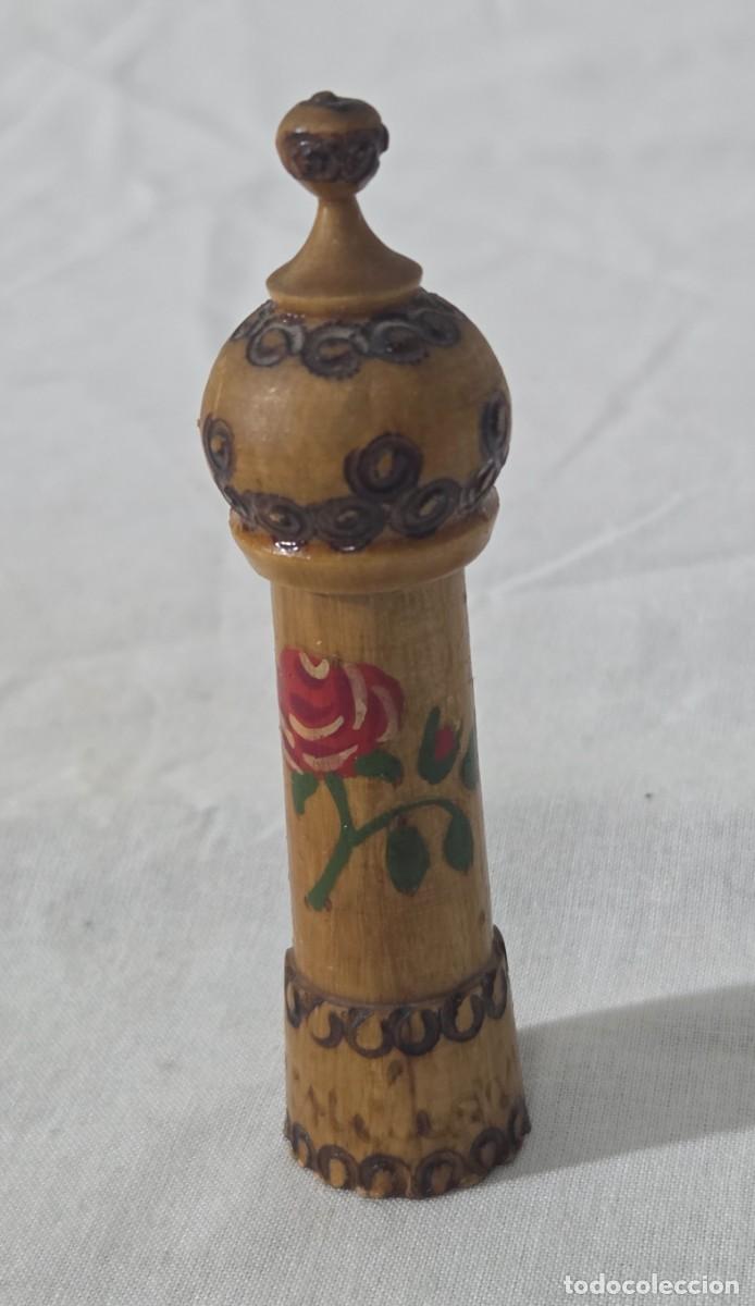 Miniaturas de perfumes antiguos: Bote de perfume con funda de madera - Foto 8