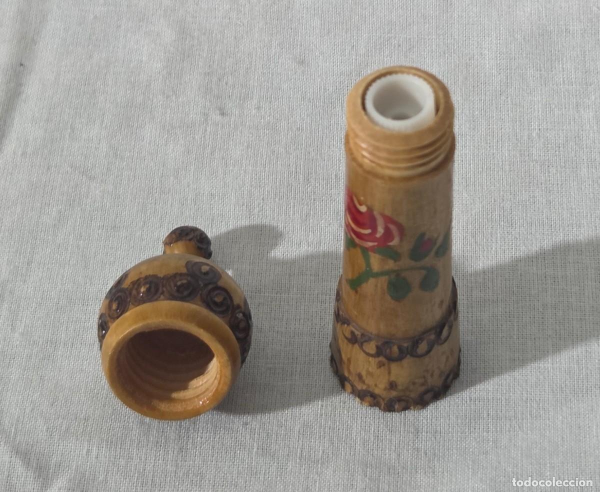 Miniaturas de perfumes antiguos: Bote de perfume con funda de madera - Foto 11