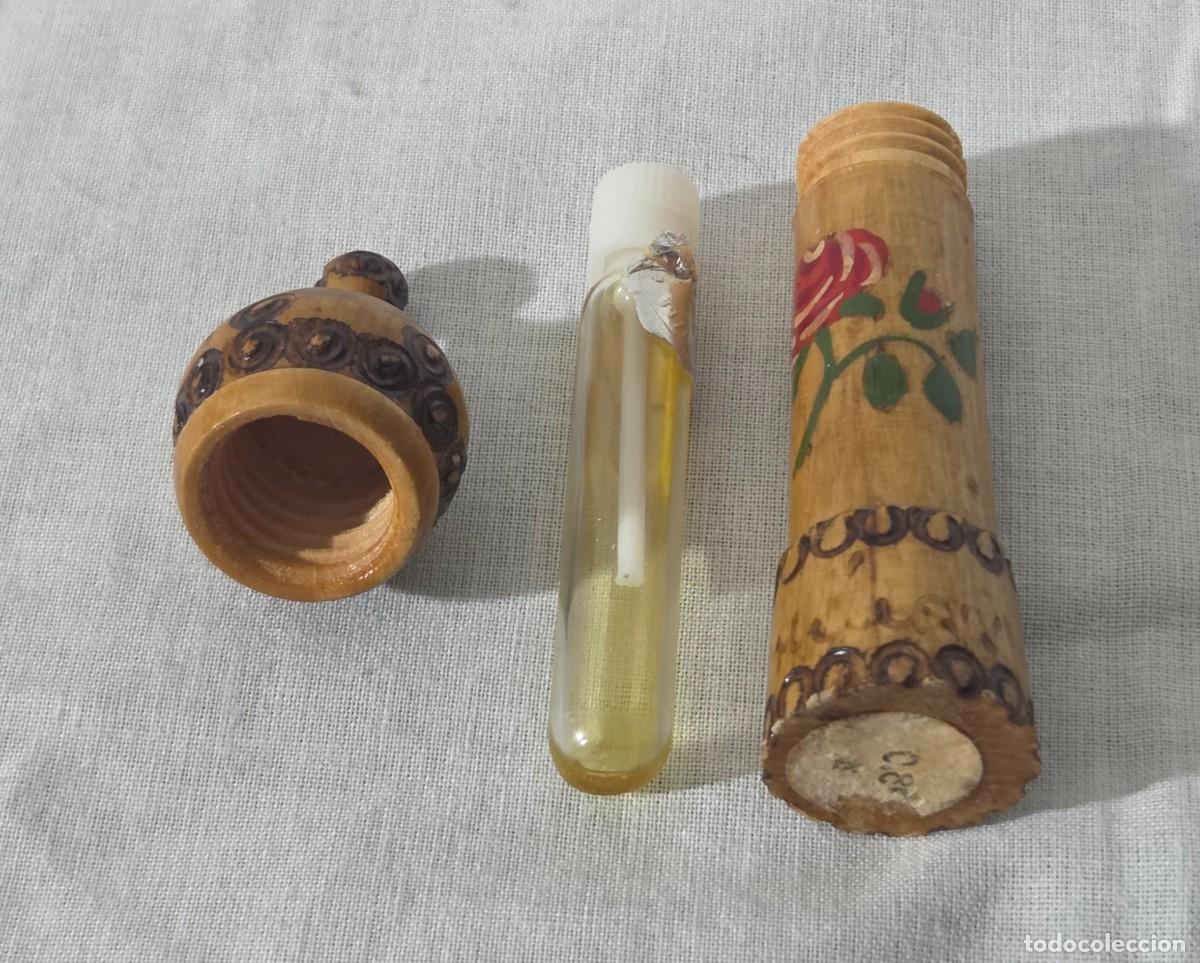 Miniaturas de perfumes antiguos: Bote de perfume con funda de madera - Foto 12