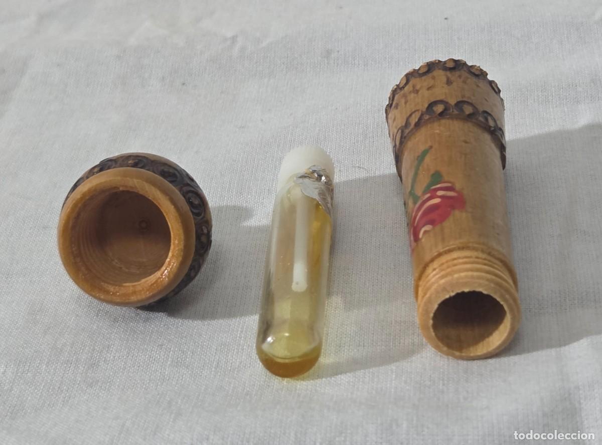 Miniaturas de perfumes antiguos: Bote de perfume con funda de madera - Foto 13