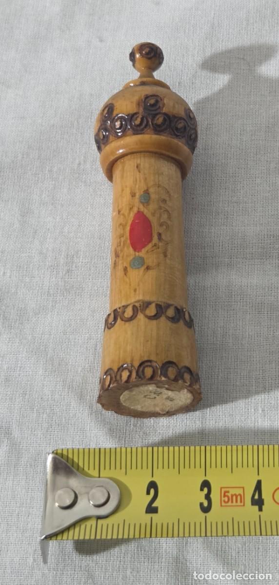 Miniaturas de perfumes antiguos: Bote de perfume con funda de madera - Foto 16