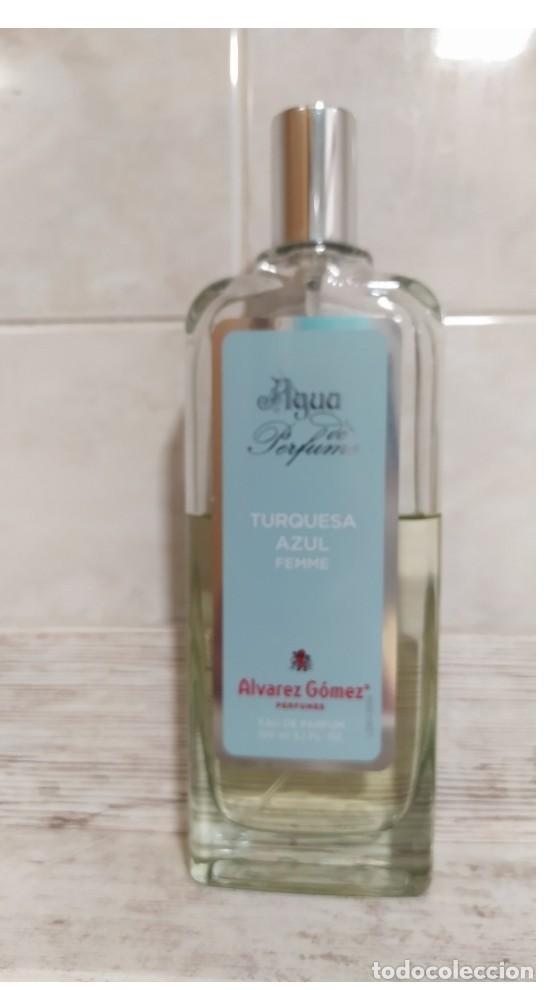 Miniaturas de perfumes antiguos: Botella de perfume de &Aacute;lvarez G&oacute;mez Turquesa, mitad - Foto 1