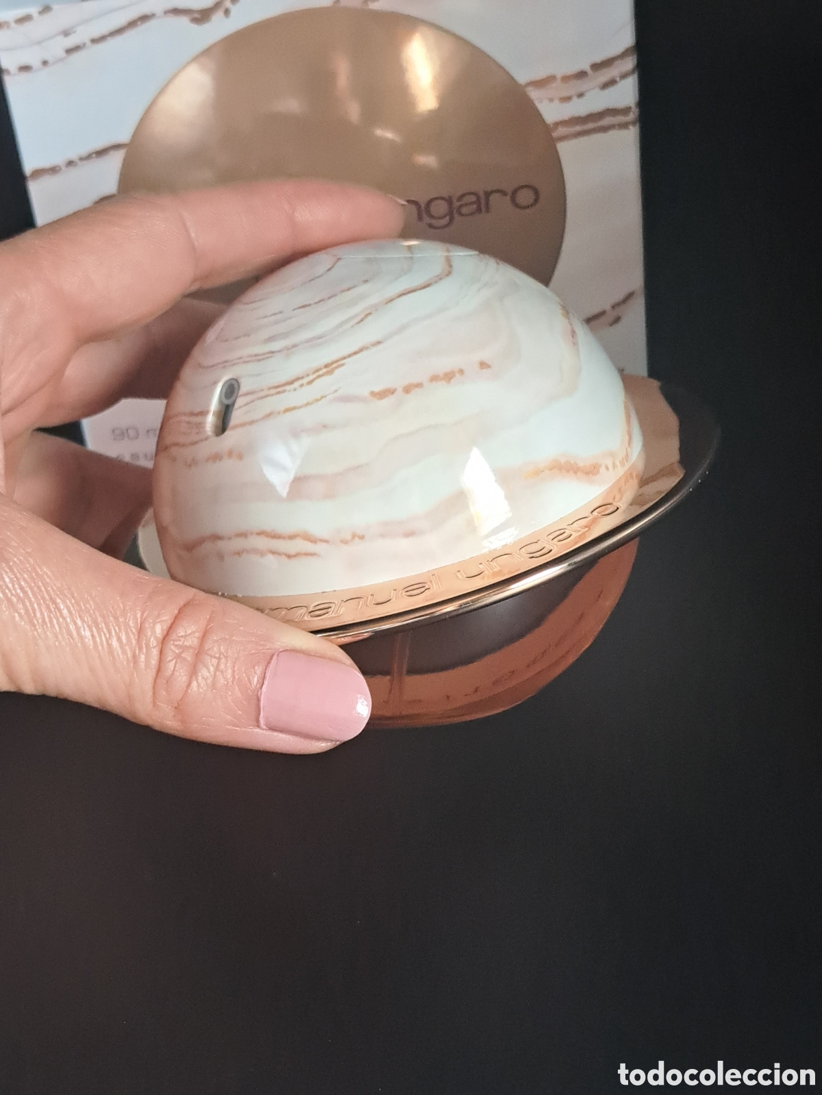 Miniaturas de perfumes antiguos: Cosmic&nbsp;de&nbsp;Emanuel Ungaro&nbsp;es una fragancia de la familia olfativa Floral Frutal para Mujeres.&nbsp;90ml