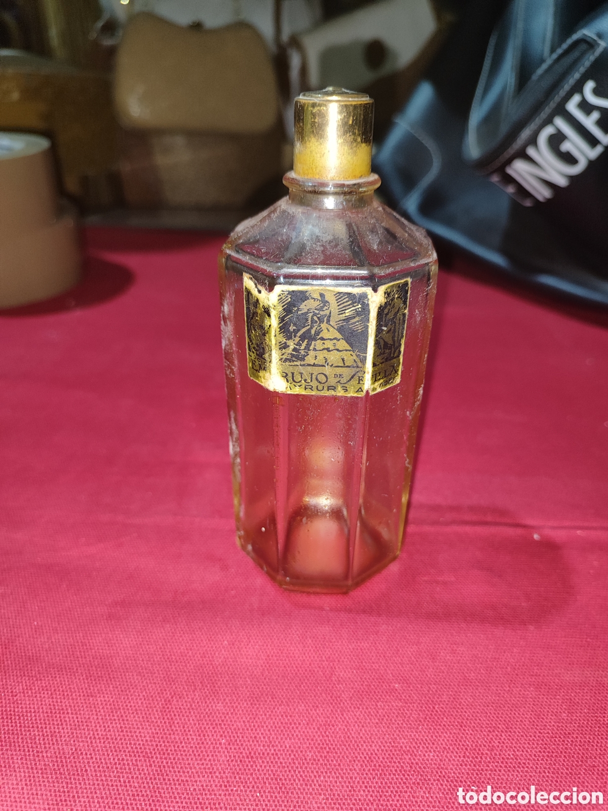 Miniaturas de perfumes antiguos: Antiguo envase vac&iacute;o de Embrujo de Sevilla - Foto 1