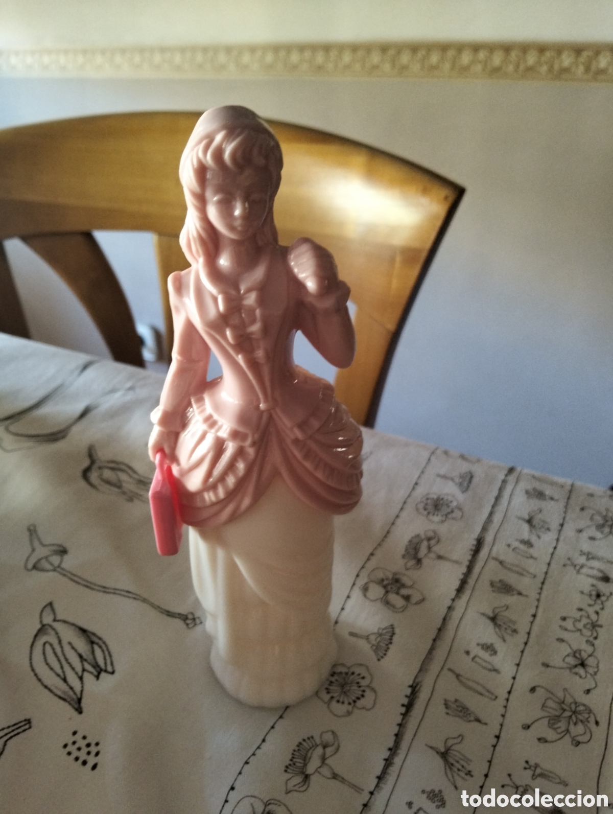 Miniaturas de perfumes antiguos: Avon soft musk 50 ml