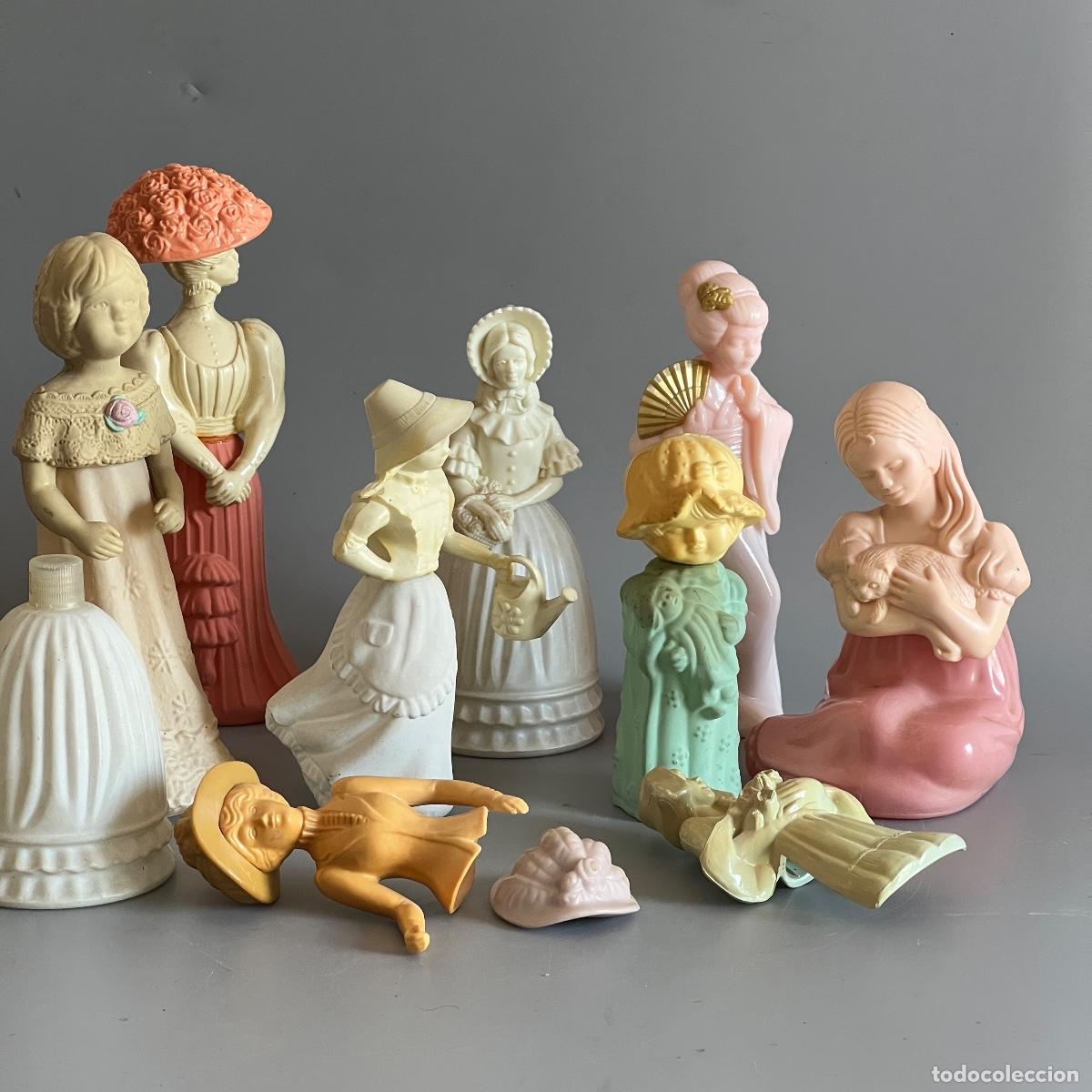 Miniaturas de perfumes antiguos: AVON. Lote de frascos de perfume vintage.
