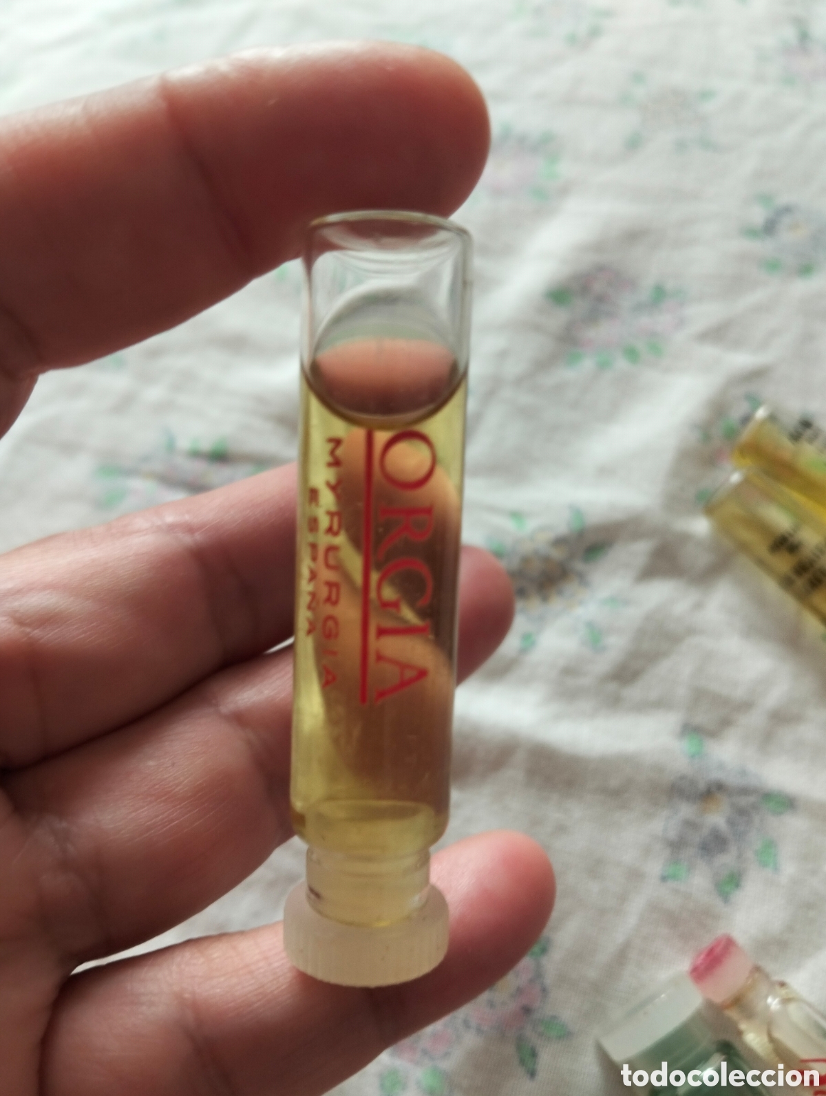 Miniaturas de perfumes antiguos: Muestra vintage Orgia de Myrurgia