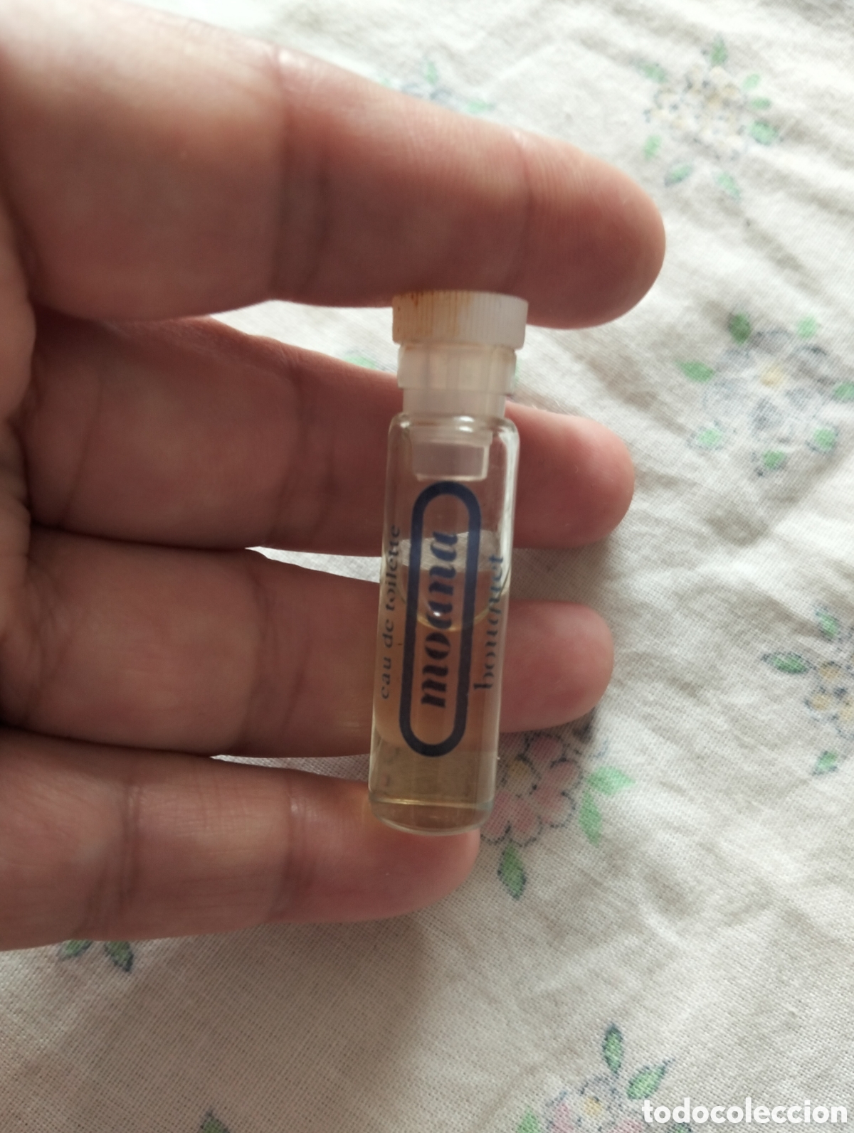 Miniaturas de perfumes antiguos: Maona de Puig muestra vintage