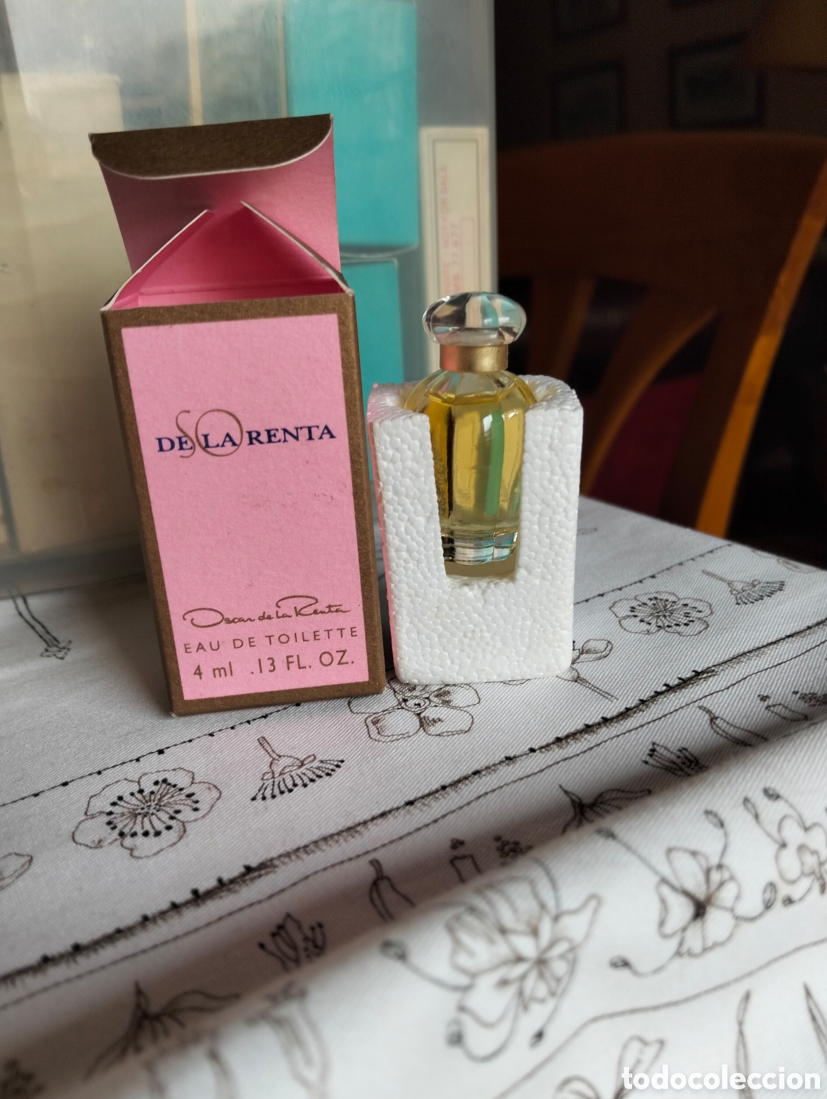 Miniaturas de perfumes antiguos: &Oacute;scar de la Renta 4 ml miniatura