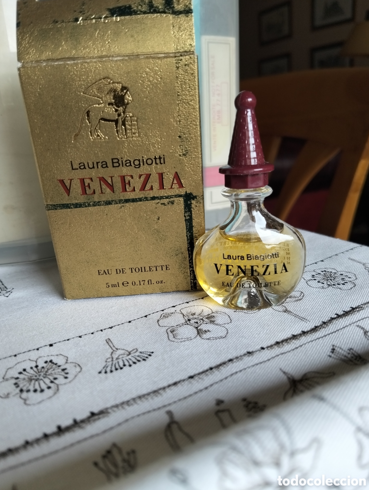 Miniaturas de perfumes antiguos: Venezia Laura biagiotti 5 ml