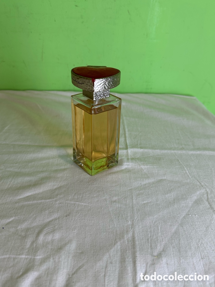 Miniaturas de perfumes antiguos: Perfume vintage frasco de cristal tallado con tap&oacute;n decorativo dise&ntilde;o cl&aacute;sico