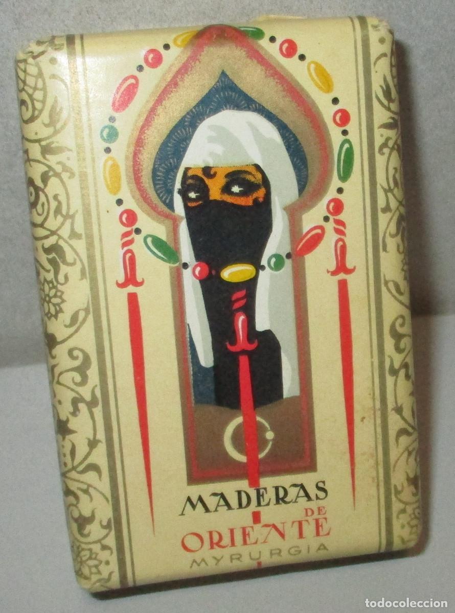 Miniaturas de perfumes antiguos: Antigua pastilla de jab&oacute;n MADERAS DE ORIENTE, MYRURGIA
