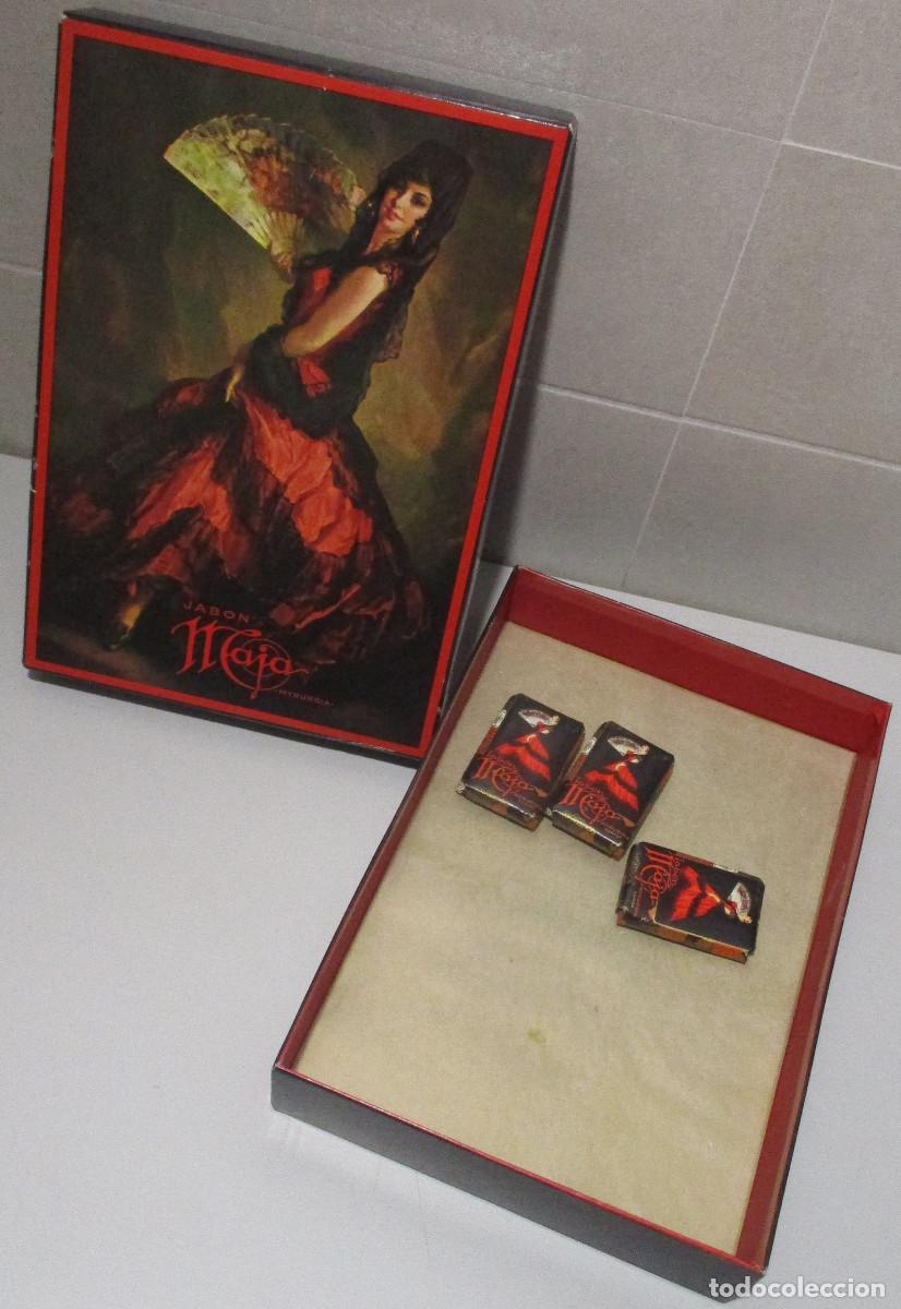 Miniaturas de perfumes antiguos: Antiguas pastillas de jab&oacute;n MAJA, de Myrurgia, con caja