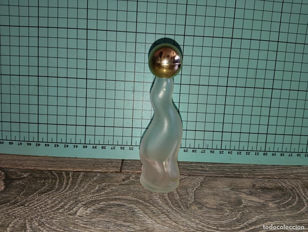 Miniaturas de perfumes antiguos: Botella frasco Colonia Foca con pelota Avon vintage