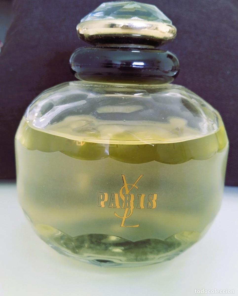 Miniaturas de perfumes antiguos: Frasco gigante del perfume Paris de Yves Saint Laurent.