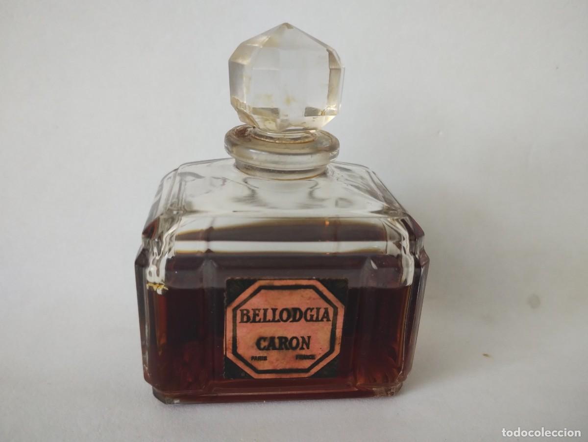 Miniaturas de perfumes antiguos: Botella antigua Bellodgia de Caron.