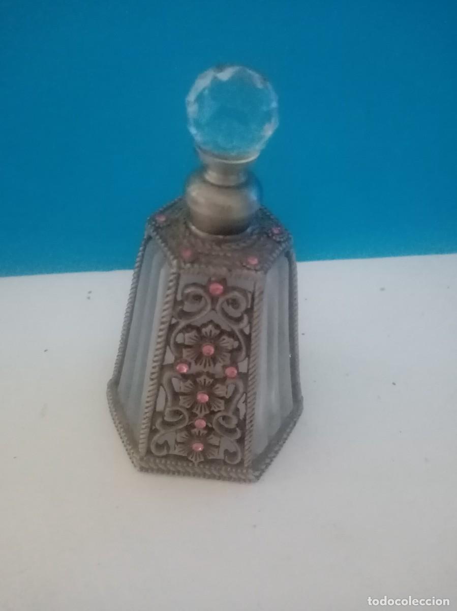 Miniaturas de perfumes antiguos: FRASCO DE PERFUME VIDRIO Y METAL