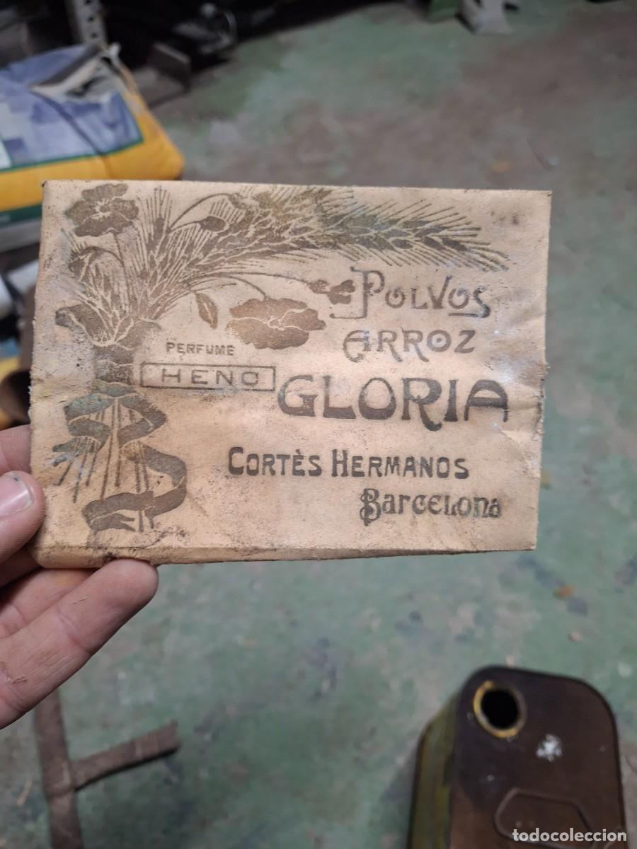 Miniaturas de perfumes antiguos: Antiguo sobre perfume heno Polvos arroz Gloria Cort&eacute;s Hermanos Barcelona vac&iacute;o.