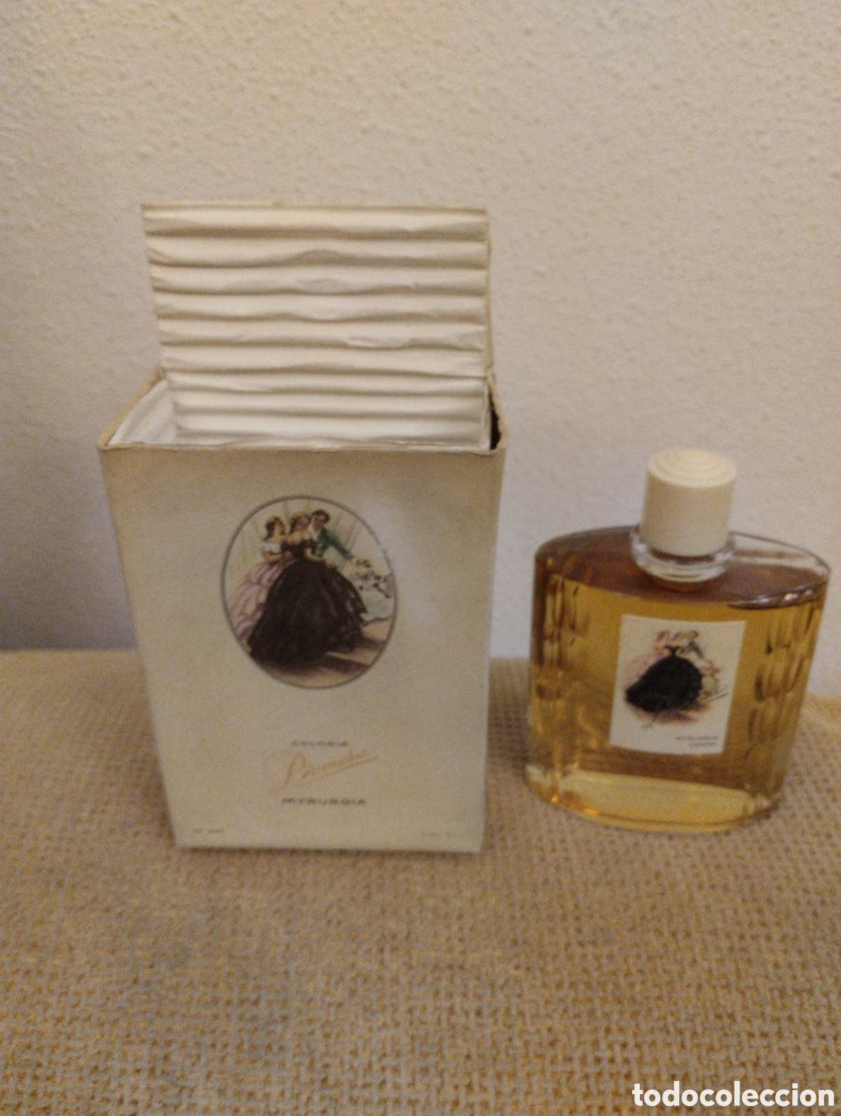 Miniatures of antique perfumes: Colonia antigua Promesa Myrurgia