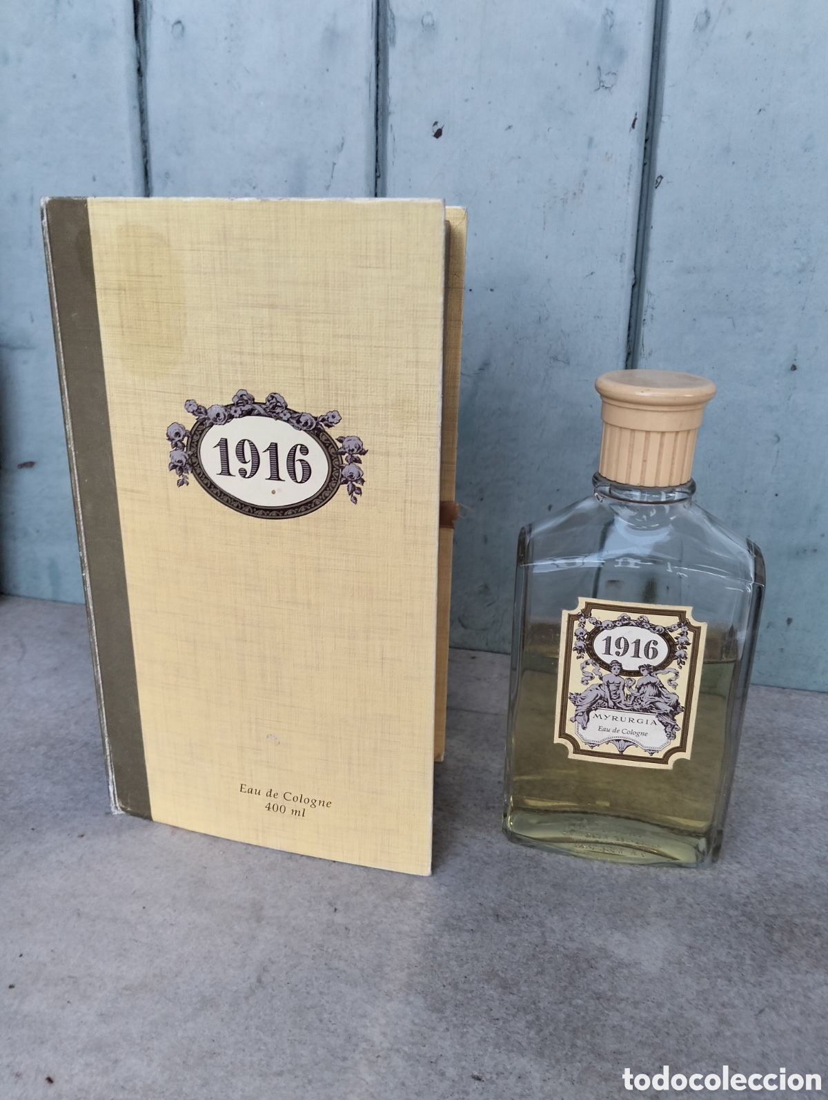 &Eacute;chantillons de parfums anciens: Antigua botella de colonia / perfume EAU DE COLOGNE 1916 marca MYRURGIA