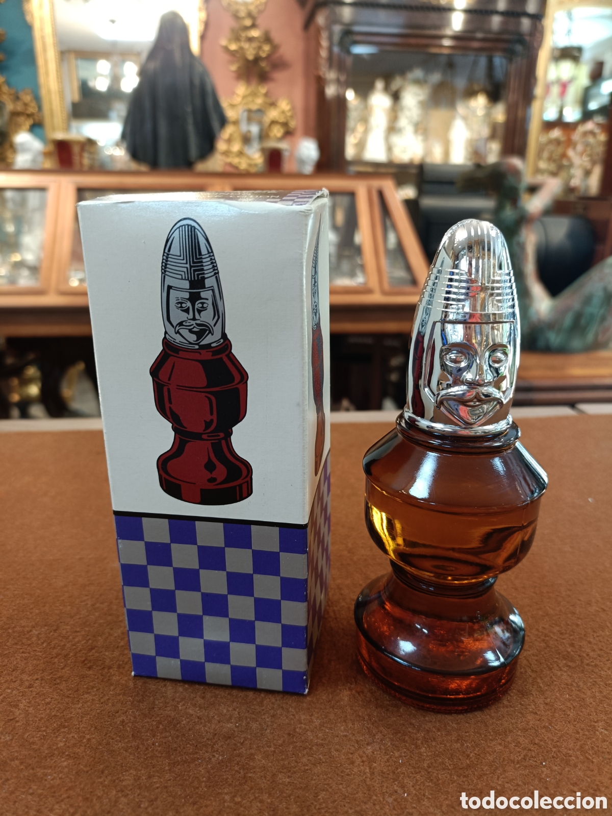 Miniaturas de perfumes antigos: COLONIA EN FORMA DE PIEZA AJEDREZ, AVON . A&Ntilde;OS 70/80 VINTAGE . NUEVO EN CAJA ORIGINAL