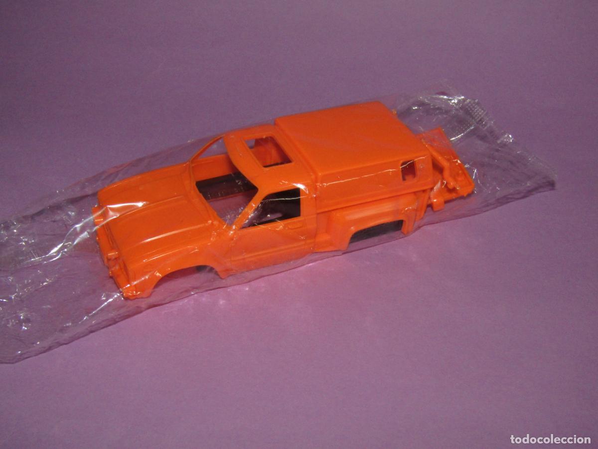 Miniaturas de perfumes antiguos: Antigua Carrocer&iacute;a del HILUX 4WD de TAMIYA Made in Japan