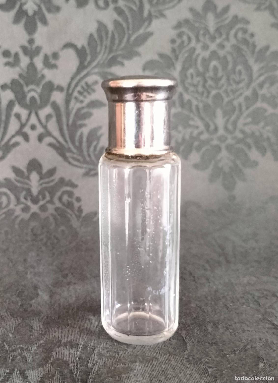 Miniaturas de perfumes antiguos: FRASCO DE CRISTAL FACETADO PARA COLONIA CON TAP&Oacute;N DE CRISTAL Y TAPA DE ROSCA.