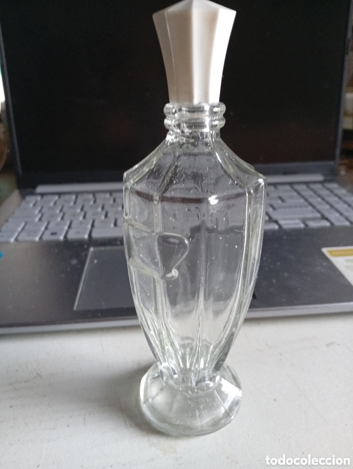 Miniaturas de perfumes antiguos: Botella de perfume a&ntilde;os 40 - Foto 2