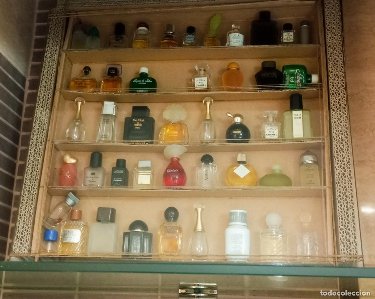 Miniature di profumi antiche: Fabulosa colecci&oacute;n de miniaturas de perfumes