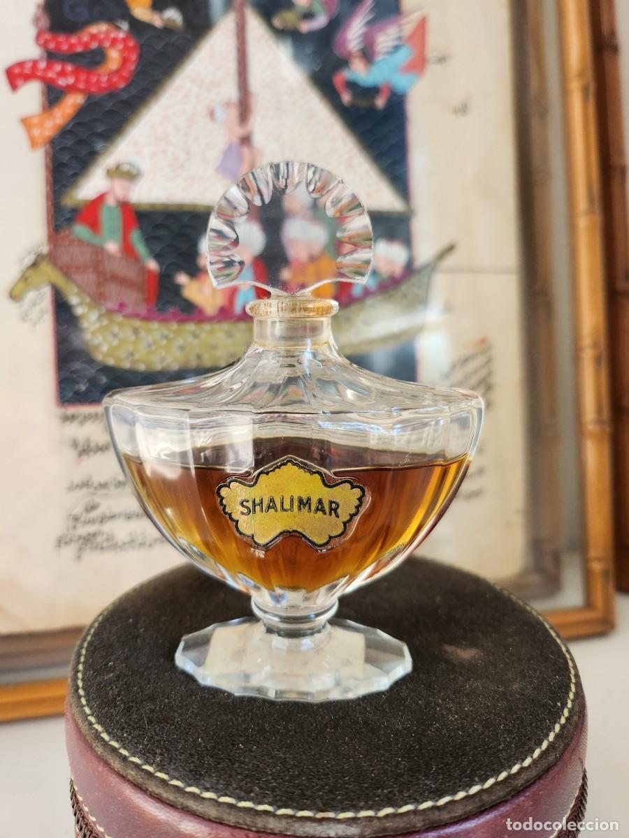 Miniaturas de perfumes antiguos: GUERLAIN, EDICI&Oacute;N LIMITADA TAP&Oacute;N TRANSPARENTE, &rdquo;SHALIMAR&rdquo;